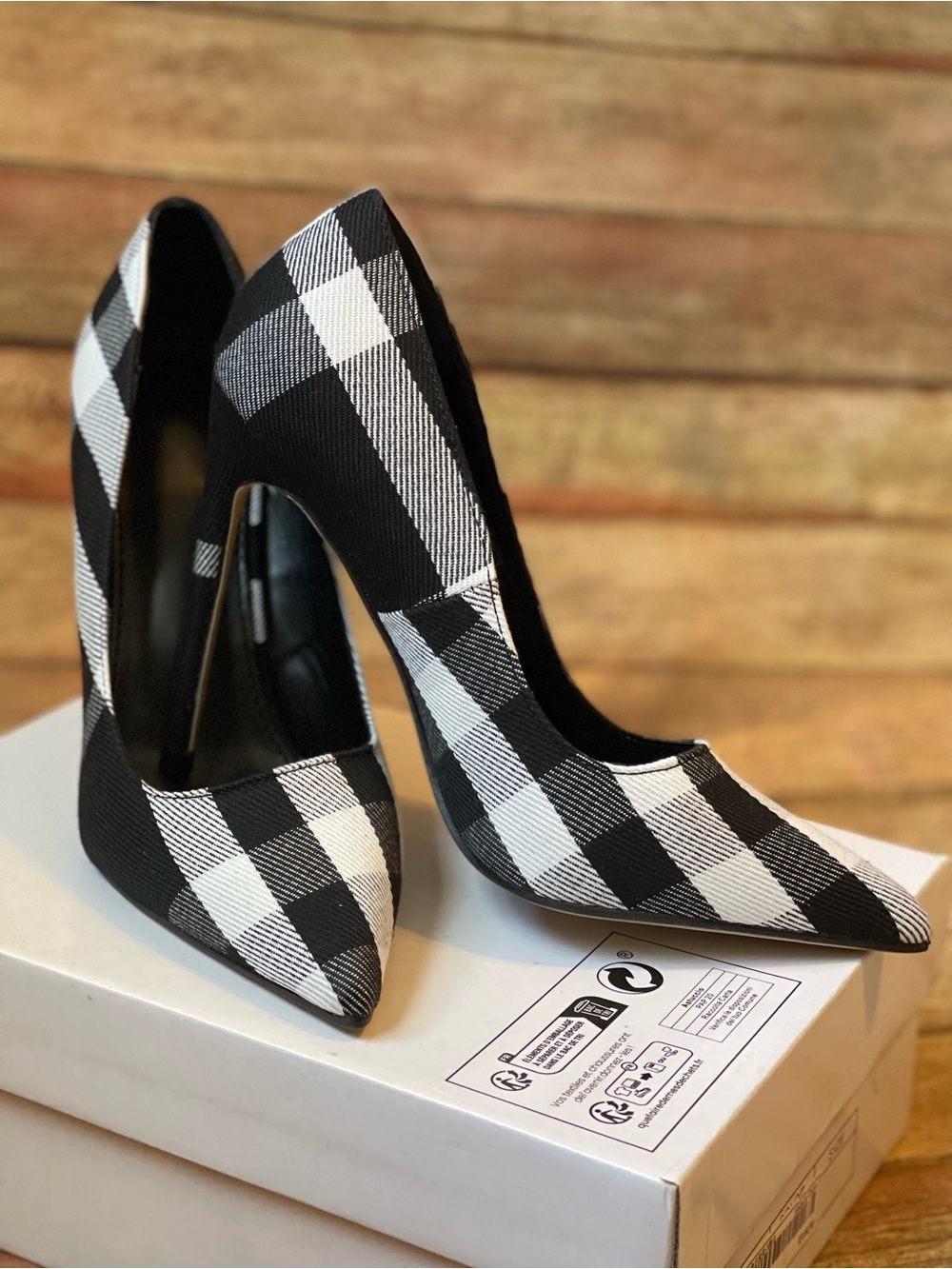 Black & White Plaid Women's Pointed Toe Heels